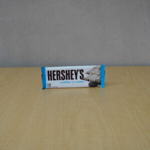 Hershey's Cookies Creme - Barra de Chocolate Blanco con Trozos de Galleta Crujiente