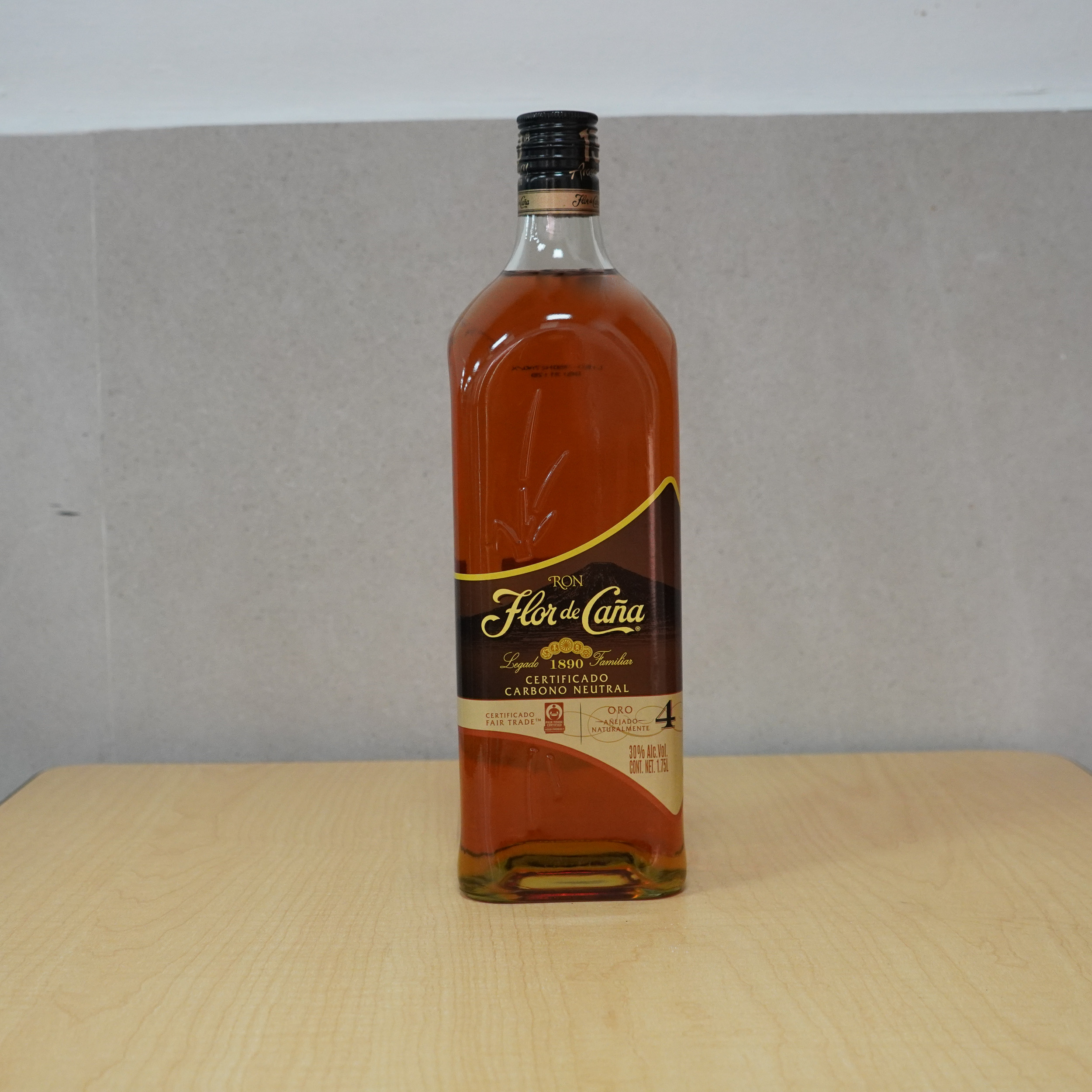 🌱 Ron Flor de Caña 355ml – Sabor Premium con Compromiso Carbono Neutral 🥃♻️