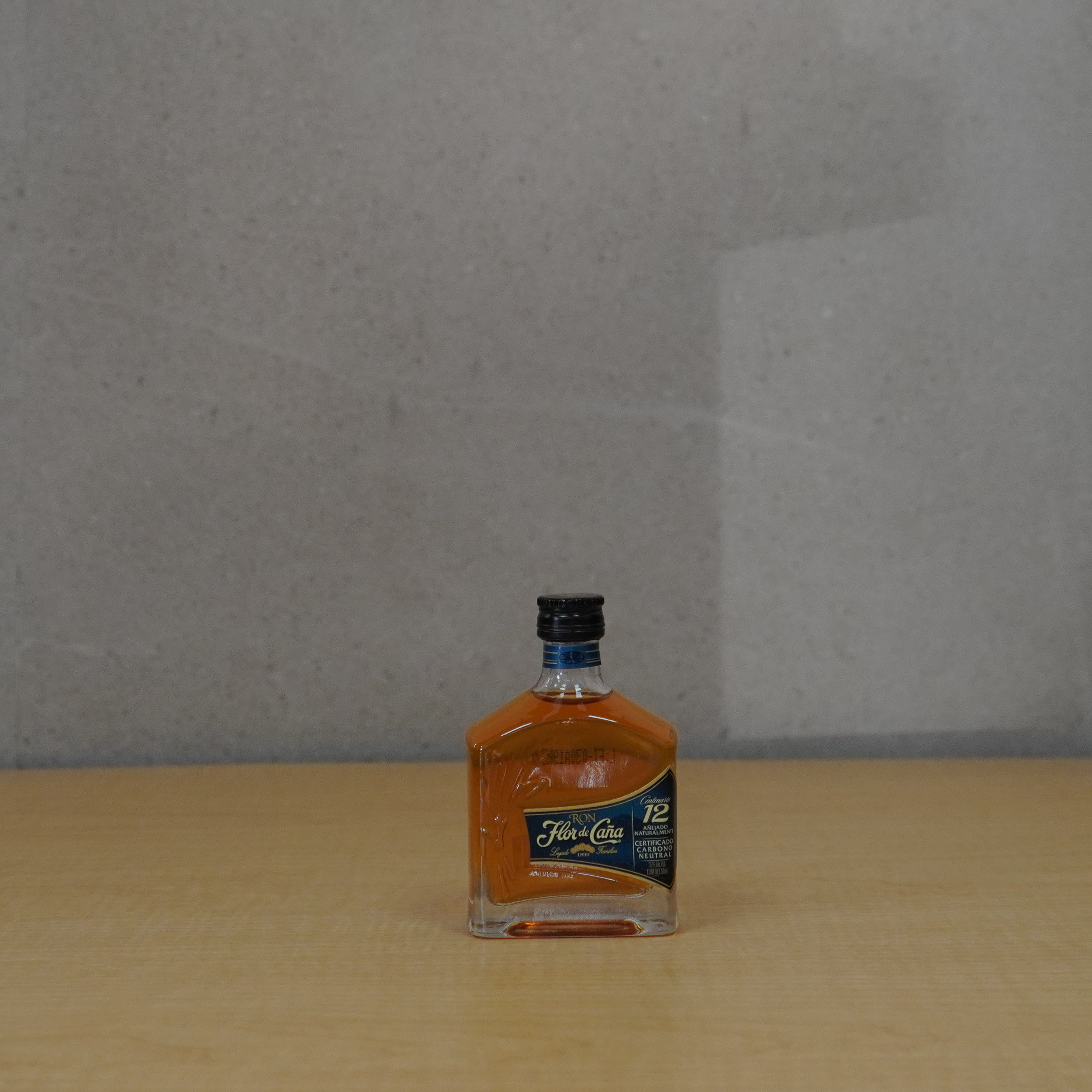🌿🔥 Ron Flor de Caña – Añejo Naturalmente, Puro y Excepcional 🥃✨