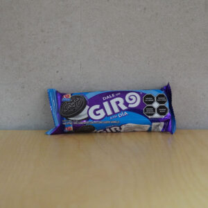 Galletas Giro (Tipo Sándwich con Relleno Sabor Vainilla)